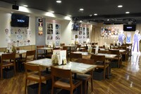 「TVアニメ『フルーツバスケット』×アニメイトカフェ」店内の様子。