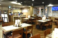 「TVアニメ『フルーツバスケット』×アニメイトカフェ」店内の様子。