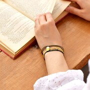 ドイツモデルの静電気防止ブレスレット使用イメージ。