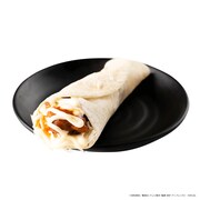 コラボメニューの「『もちろんマヨだよな』『そんなもんかけるのは土方さんと犬くらいでさァ』」。マヨネーズが好きな土方と、ドSな沖田をイメージした唐揚げトルティーヤ。トッピングのマヨネーズは「1土方、2土方、3土方」、チリソースは「1沖田、2沖田、3沖田」とそれぞれ3段階で調節が可能だ。