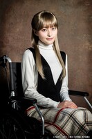 斉藤瑞季扮するミシェーラ・ウォッチ。