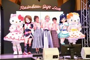 左からハローキティ、キュアブラック、辻希美、五條真由美、高橋愛、キュアホワイト、ミミィ。