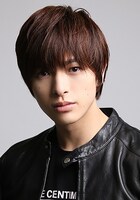 マクシミリアン・モレル役の遊馬晃祐。