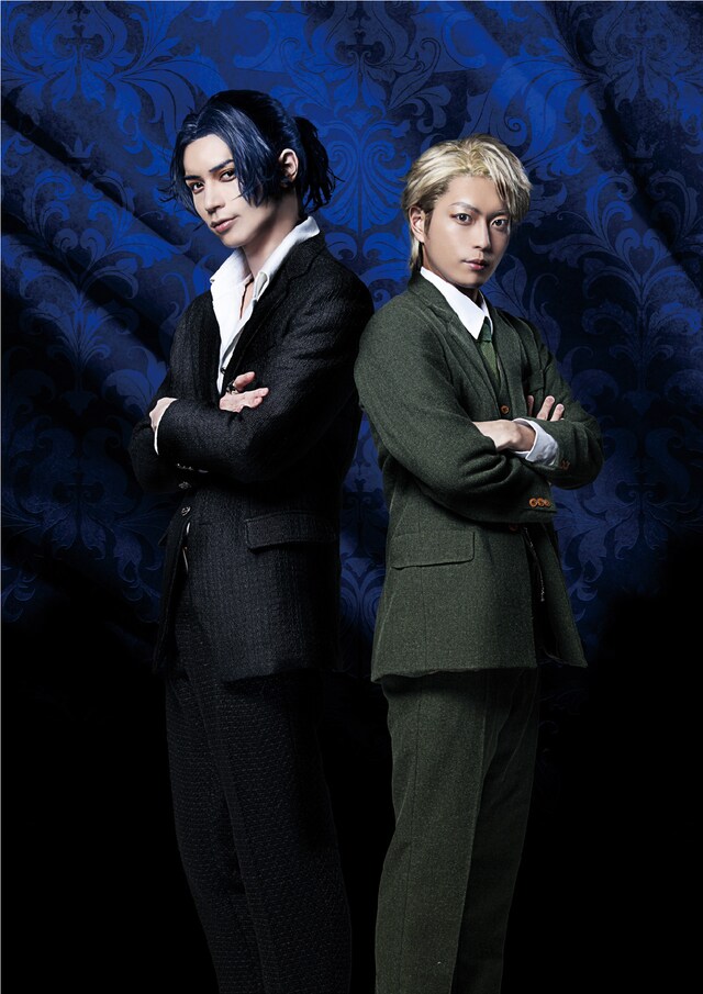 左から北村諒扮するシャーロック・ホームズ、松井勇歩扮するジョン・H・ワトソン。