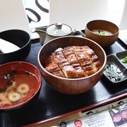 ミナトのひつまぶしも再現!「キンプリ」カフェ、アレクの腹筋をチーズにプリント
