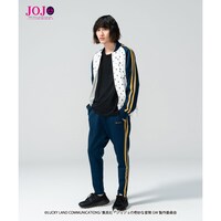 「コラボレーションパンツ」着用イメージ。