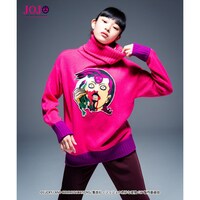 「コラボレーションニット」着用イメージ。