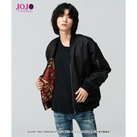 「コラボレーションリバーシブルMA-1」着用イメージ。