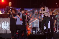 入間銃兎役の駒田航と観音坂独歩役の伊東健人。