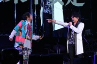 飴村乱数役の白井悠介と神宮寺寂雷役の速水奨。