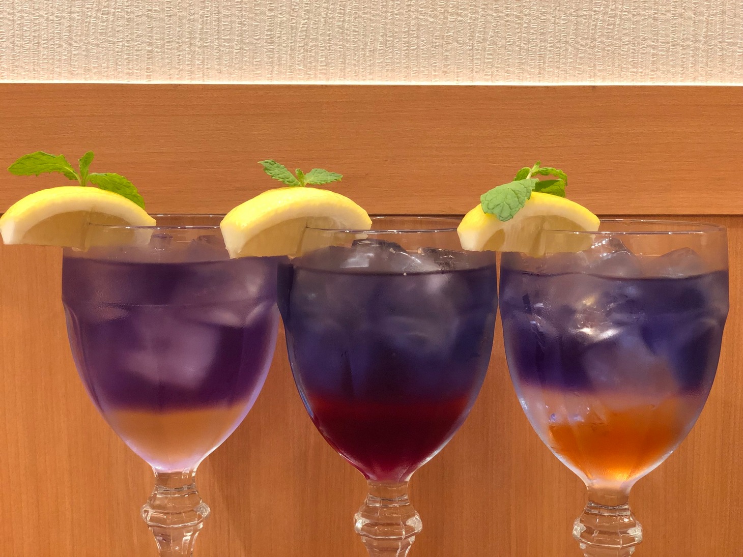 MGカフェで提供される「空の色のフルーツネード」。