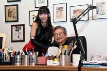 「永井GO展」の内覧会より。左から高崎かなみ、永井豪。