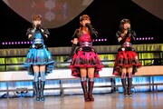 ガァルマゲドン。左から白玉みかん役の渡部優衣、黒須あろま役の牧野由依、ガァルル役の真田アサミ。