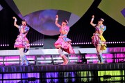ミラクル☆キラッツ。左から青葉りんか役の厚木那奈美、桃山みらい役の林鼓子、萌黄えも役の久保田未夢。