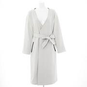 日本モデルのアウター。