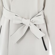 日本モデルのアウター。