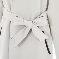 日本モデルのアウター。