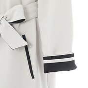 日本モデルのアウター。