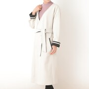 日本モデルのアウター着用イメージ。