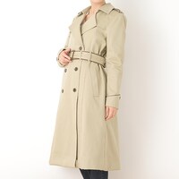 イギリスモデルのアウター着用イメージ。