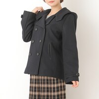 ドイツモデルのアウター着用イメージ。