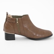 イギリスモデルのシューズ。