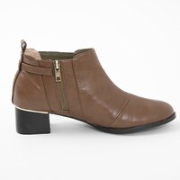 イギリスモデルのシューズ。