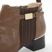 イギリスモデルのシューズ。