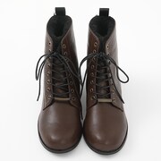 アメリカモデルのシューズ。