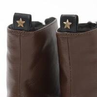 アメリカモデルのシューズ。