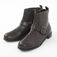 ドイツモデルのシューズ。