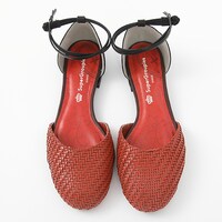 中国モデルのシューズ。