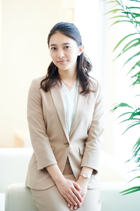 久保田紗友扮する園宮千晶。