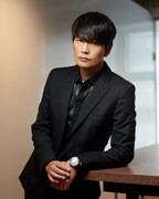 丸山智己扮する柳一。