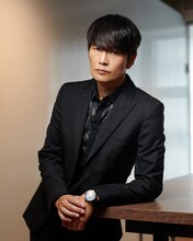 丸山智己扮する柳一。