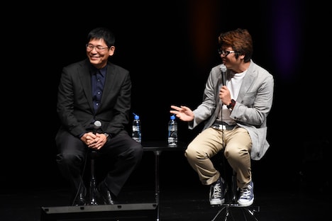 左からP.A.WORKSの堀川憲司プロデューサー、インフィニットの永谷敬之プロデューサー。