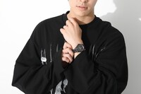 「悪魔ほむら モデル 腕時計」の着用例。