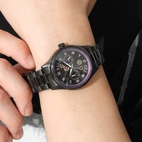 「悪魔ほむら モデル 腕時計」の着用例。