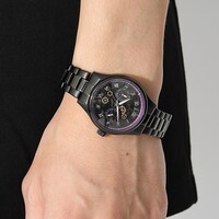 「悪魔ほむら モデル 腕時計」の着用例。