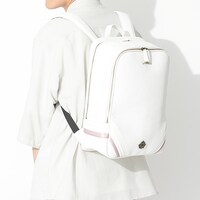 「アルティメットまどか モデル リュック」の使用イメージ。