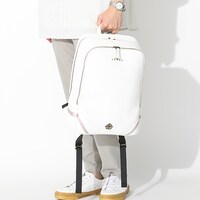 「アルティメットまどか モデル リュック」の使用イメージ。