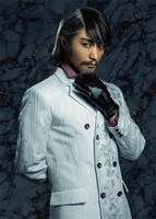 徳山秀典扮するフェルナン・ド・モルセール将軍。