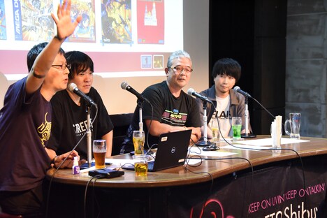 トークイベント「『ハイスコアガール』ウル技情報局:2コイン目~ハイスコアガールII放送直前スペシャル~」の様子。