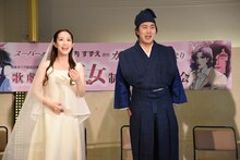 阿古夜×紅天女役の笠松はる、仏師・一真役の海道弘昭。