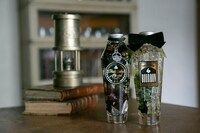 左から「赤井秀一モデル」、「安室透モデル」。