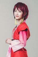 生駒里奈扮するヨナ。