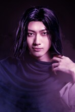 白金役の小坂涼太郎。