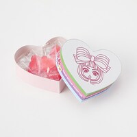 会場で販売される「特別展 りぼん ハートBOXグミ」。(c)矢沢漫画制作所/集英社