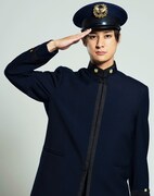 高崎翔太扮する坂木龍也。