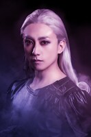 ジョージ・ラローシュ役の山崎晶吾。